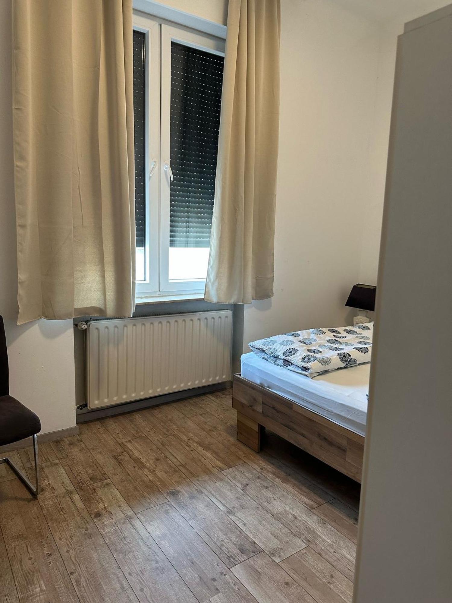 Hotel Gambrinus Дилинген Екстериор снимка